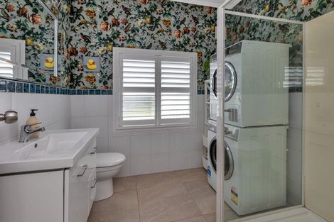 Photo of property in 72 Marsden Point Road, Ruakaka, 0116