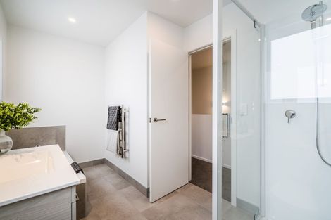 Photo of property in 5c Nea Place, Hillcrest, Auckland, 0627