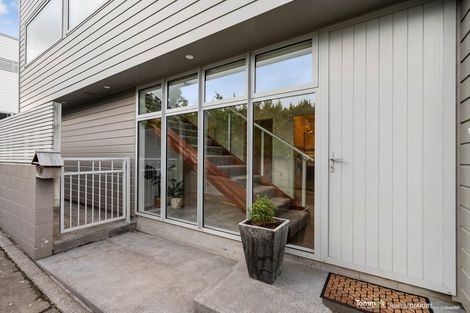 Photo of property in 2 Lakshmi Place, Khandallah, Wellington, 6035