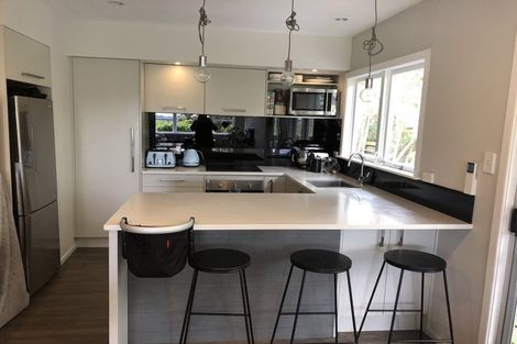 Photo of property in 18 Stanley Road, Glenfield, Auckland, 0629