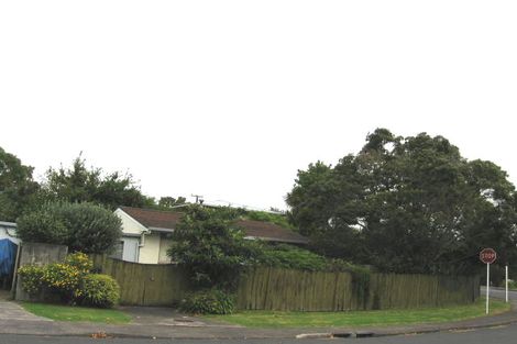 Photo of property in 1/1 Awaroa Road, Sunnyvale, Auckland, 0612