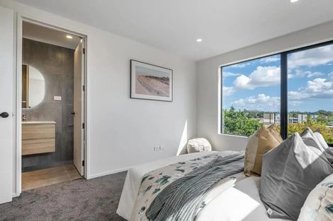 Photo of property in 10 Boyd Avenue, Mangere Bridge, Auckland, 2022