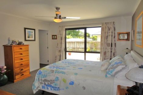 Photo of property in 9 Endeavour Place, One Tree Point, 0118