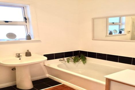 Photo of property in 10 Karamu Street, Ngaio, Wellington, 6035