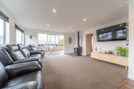 Photo of property in 21 Weston Road, Holmes Hill, Oamaru, 9401