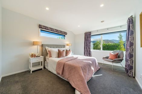 Photo of property in 9a Marlborough Street, Silverstream, Upper Hutt, 5019