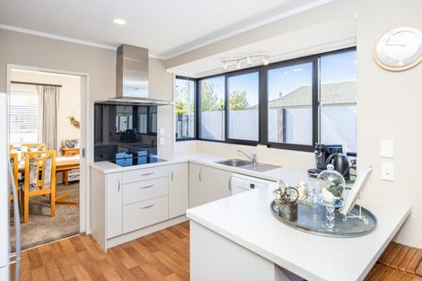 Photo of property in 37 Endeavour Avenue, Flagstaff, Hamilton, 3210