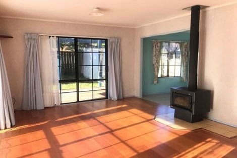 Photo of property in 2/16 De Quincey Terrace, Highland Park, Auckland, 2010