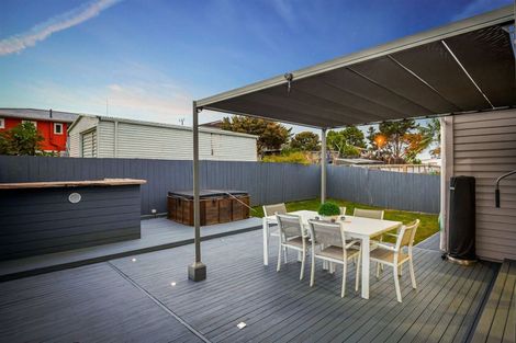 Photo of property in 103 Royal Road, Massey, Auckland, 0614