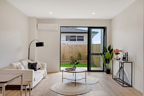 Photo of property in 2/40 Bahari Drive, Ranui, Auckland, 0612