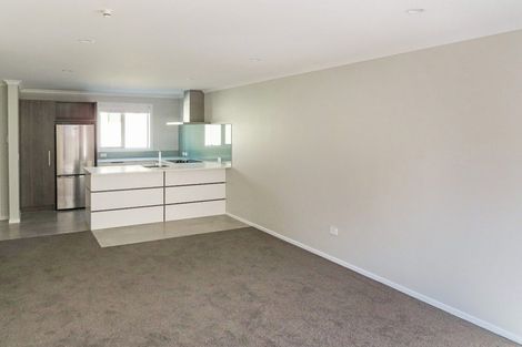Photo of property in 5 John Reynolds Square, Hutt Central, Lower Hutt, 5010