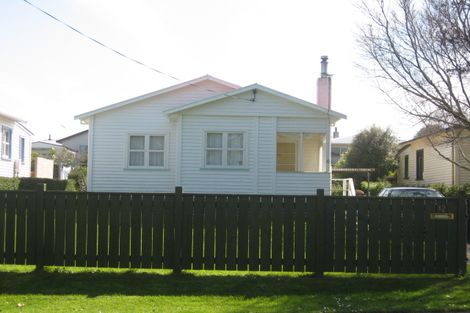 Photo of property in 12 Downe Street, New Plymouth, 4310