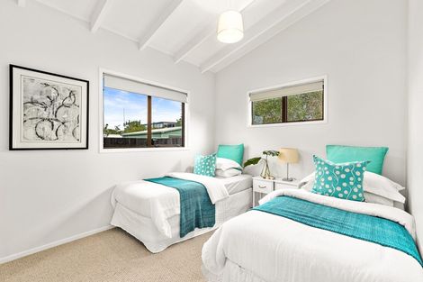 Photo of property in 2 The Southern Isle, Omaha, 0986