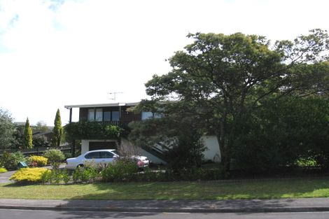 Photo of property in 6 Ronald Macken Place, Windsor Park, Auckland, 0632
