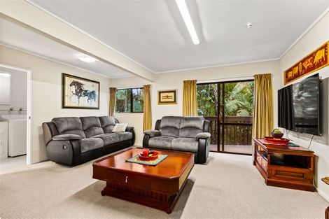 Photo of property in 560 Scenic Drive, Waiatarua, Auckland, 0612