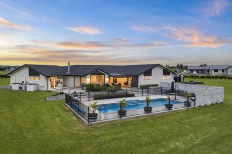 Photo of property in 75 Waimanu Awa Road, Runciman, Drury, 2579