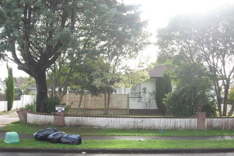 Photo of property in 19 Glennandrew Drive, Half Moon Bay, Auckland, 2012
