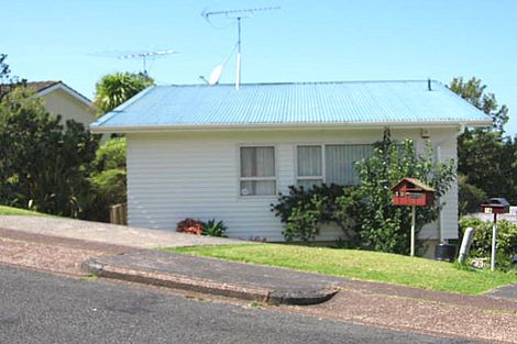 Photo of property in 12 Dunraven Place, Torbay, Auckland, 0630