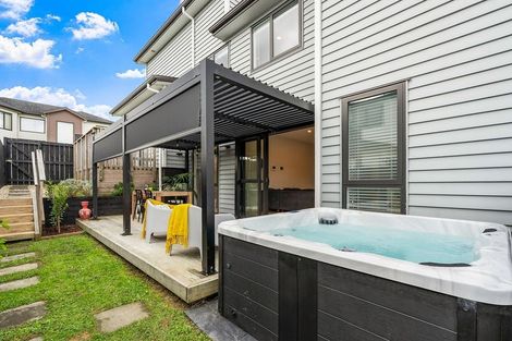 Photo of property in 1 Crompton Place, Orewa, 0931