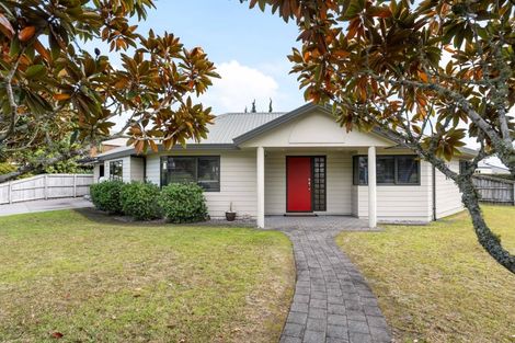Photo of property in 2 Lake Court, Pauanui, Hikuai, 3579