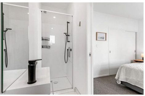 Photo of property in 1d Shamrock Lane, Te Atatu Peninsula, Auckland, 0610