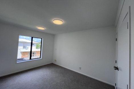 Photo of property in 4 Barnea Circle, Glen Eden, Auckland, 0602