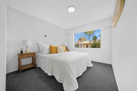 Photo of property in 3a Walpole Avenue, Hillpark, Auckland, 2102