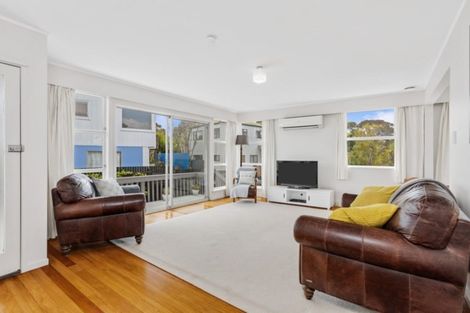 Photo of property in 1/14 Windy Ridge Road, Glenfield, Auckland, 0629