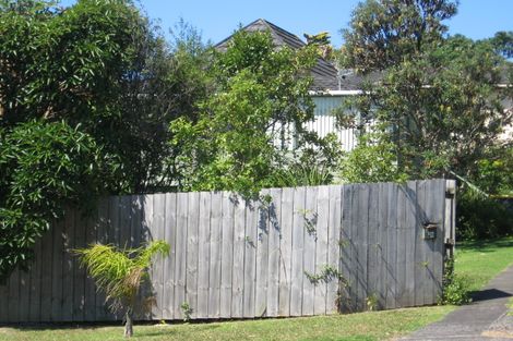 Photo of property in 1/479 Beach Road, Murrays Bay, Auckland, 0630