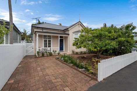 Photo of property in 24 Anne Street, Devonport, Auckland, 0624