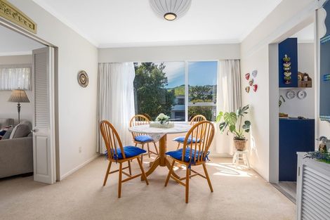 Photo of property in 1 Zande Terrace, Tawa, Wellington, 5028