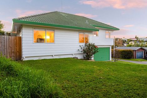 Photo of property in 37 Charlotte Street, Stanmore Bay, Whangaparaoa, 0932