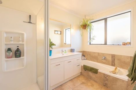 Photo of property in 274 Ballintoy Park Drive, Welcome Bay, Tauranga, 3175