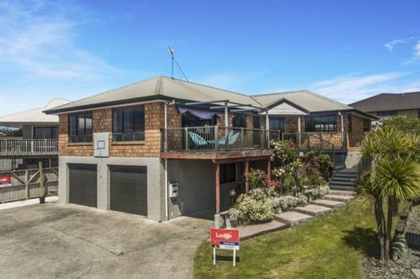 Photo of property in 17 Dorchester Place, Nawton, Hamilton, 3200