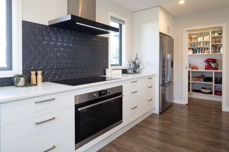 Photo of property in 3 Kelburn Place, Tinwald, Ashburton, 7700