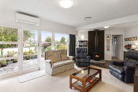 Photo of property in 9 Nimmo Avenue West, Waikanae, 5036