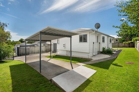 Photo of property in 22a Riverton Drive, Randwick Park, Auckland, 2105