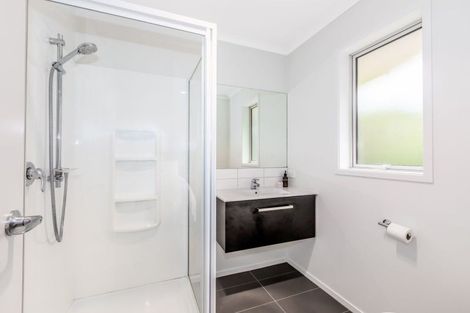 Photo of property in 27 Mooring Close, Whitby, Porirua, 5024