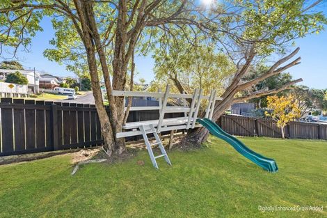 Photo of property in 1/26 Waiora Road, Stanmore Bay, Whangaparaoa, 0932