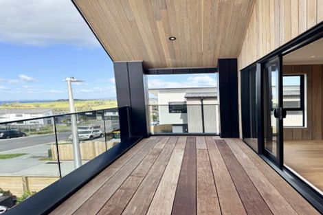 Photo of property in 49 Kumukumu Road, Long Bay, Auckland, 0630