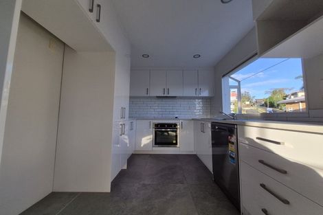 Photo of property in 14 Redfern Lane, Glenfield, Auckland, 0629