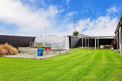 Photo of property in 21 Sunrise Drive, Seaward Bush, Invercargill, 9812