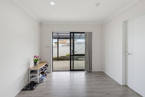 Photo of property in 126 Keri Vista Rise, Papakura, 2110