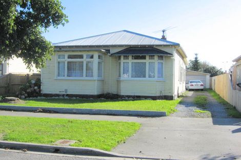 Photo of property in 3 Defoe Place, Waltham, Christchurch, 8023