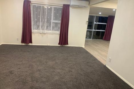 Photo of property in 1 Wakefield Terrace, Tawa, Wellington, 5028