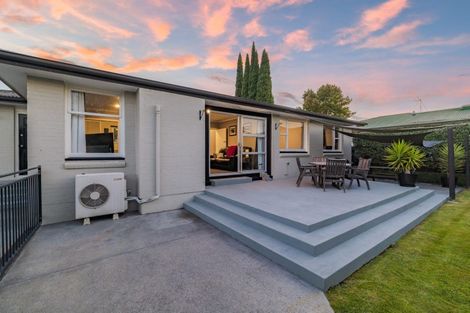 Photo of property in 73 Dunedin Street, Redwood, Christchurch, 8051