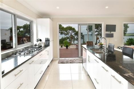 Photo of property in 51 Hawaiian Parade, Arkles Bay, Whangaparaoa, 0932