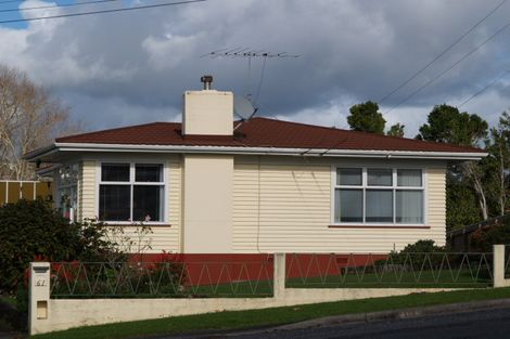 Photo of property in 61 Churchill Road, Cockle Bay, Auckland, 2014