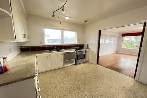 Photo of property in 4 Hillary Heights Avenue, Glendene, Auckland, 0602