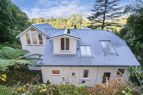 Photo of property in 61 Garden Road, Northland, Wellington, 6012